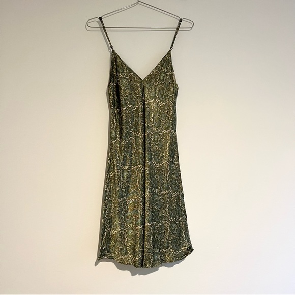 Viral Zara Green Printed Dress - Picture 3 of 6